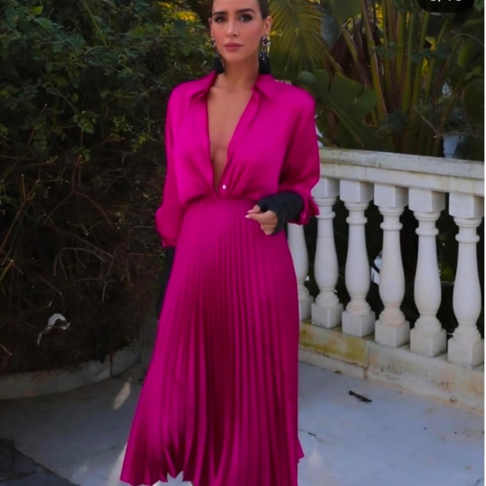 🆕 ZARA Fuchsia Satin Effect Blouse